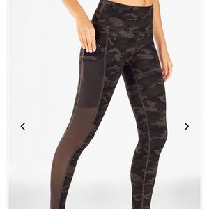 Fabletics Mila High Waisted Pocket Legging